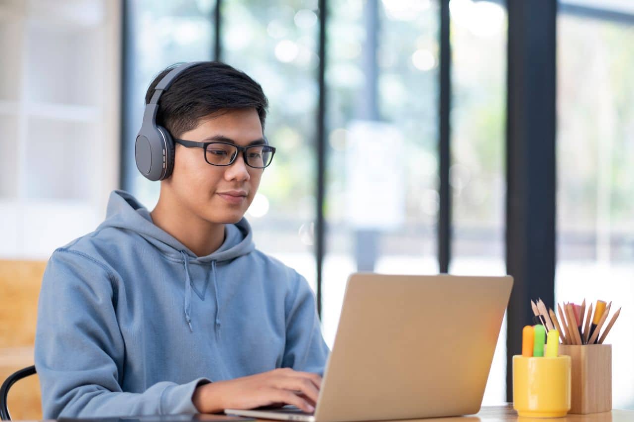 3 Exemples de sujets possibles pour un mémoire en Communication
