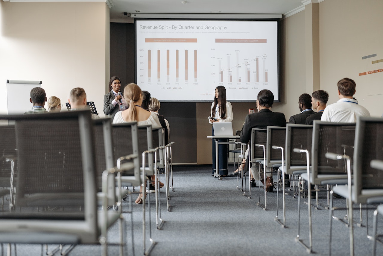 7 astuces pour réussir sa soutenance de mémoire en Gestion des Ressources humaines (GRH)